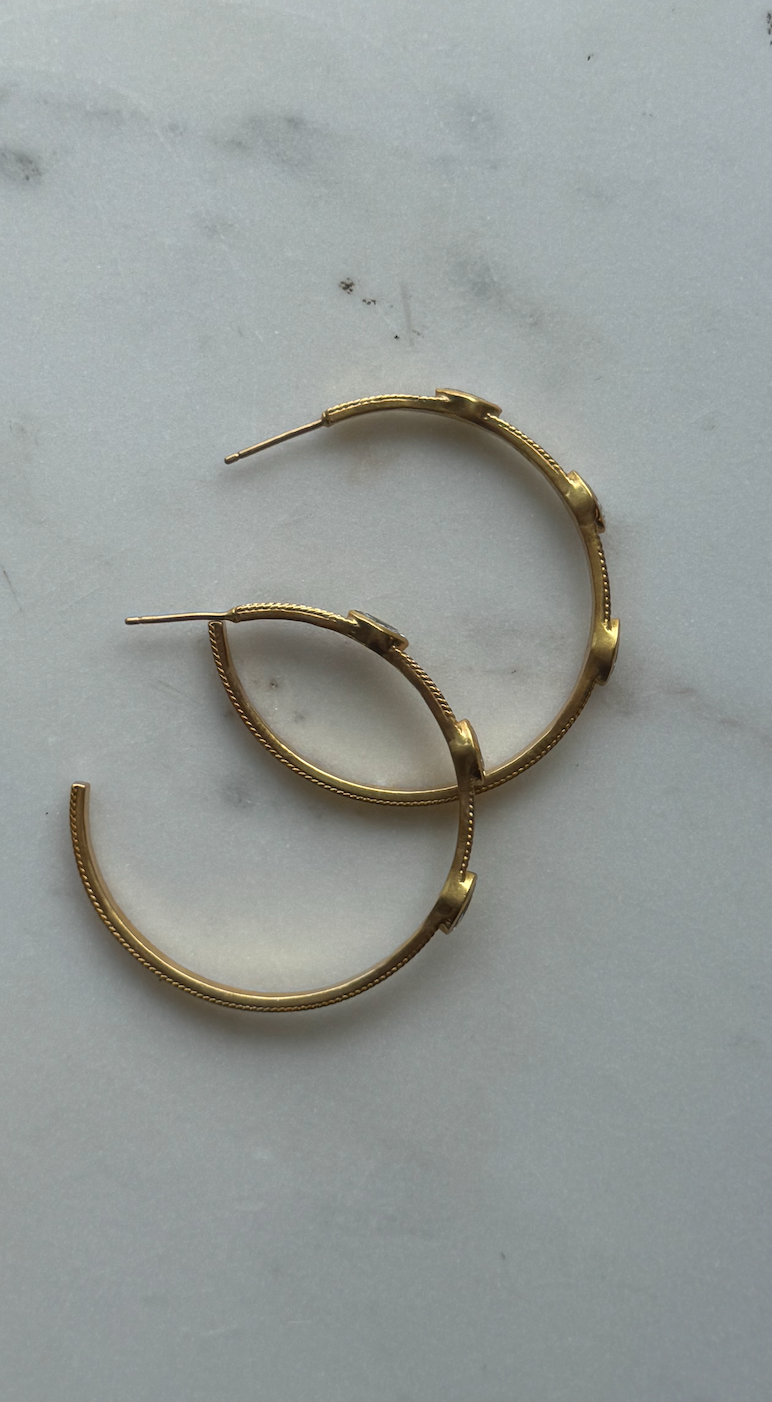Julie Vos Monaco Hoop
