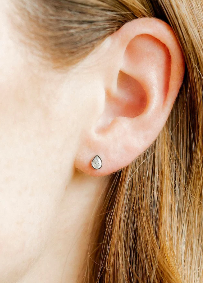 Linny Co Screwback Stud - Paloma Pear Silver
