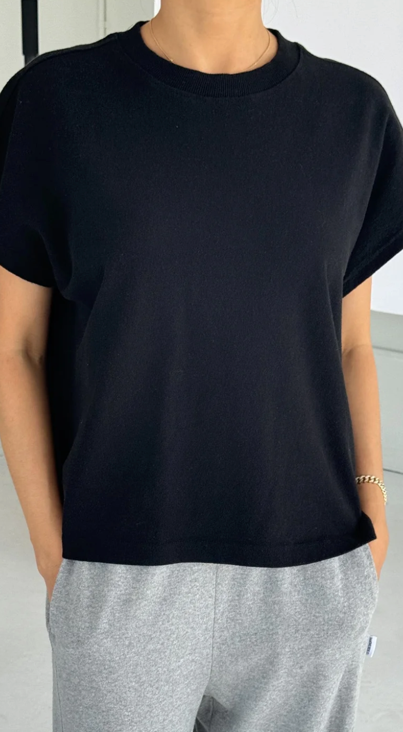 Le Bon Shoppe - Jeanne Tee Black